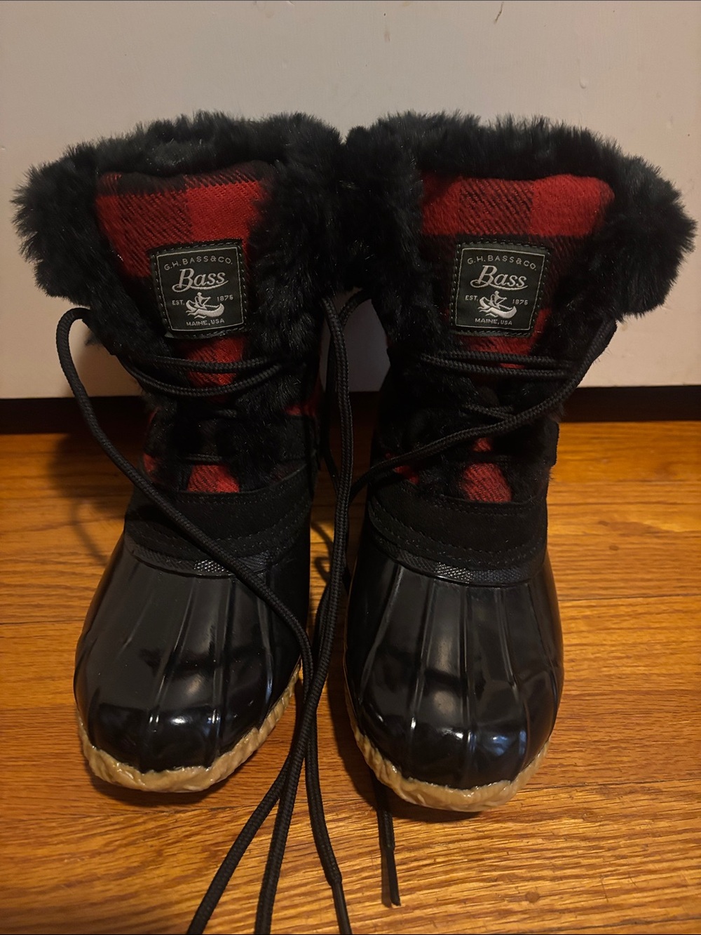 G.H. Bass and Co. Red Buffalo Plaid Fur Duck Boots Snow Retro